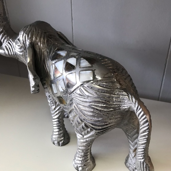 Aluminum Elephant Figurine W / Sea Shell- - Picture 8 of 8